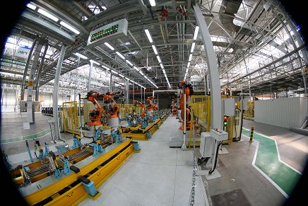 数字化绿色双翼齐飞，一汽吉林全新智能工厂领航中国智造新高度